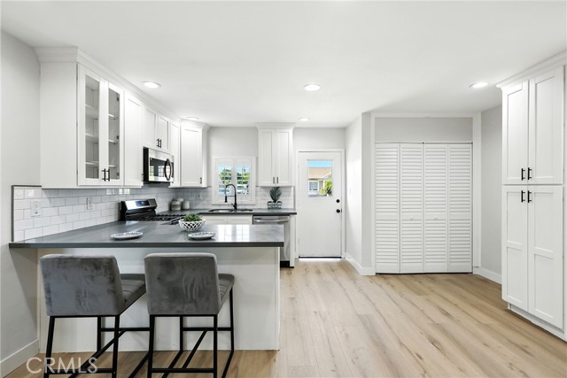 Detail Gallery Image 9 of 44 For 15605 Kervin Ave, Paramount,  CA 90723 - 4 Beds | 2 Baths