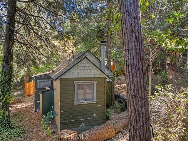 650 Rose Hill, Crestline, CA 92325