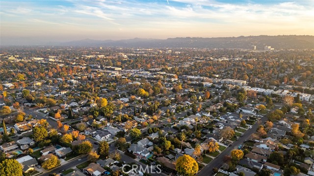 5715 Norwich, Van Nuys CA: https://media.crmls.org/medias/6b961550-19ea-4a59-b915-1006bdf4f942.jpg