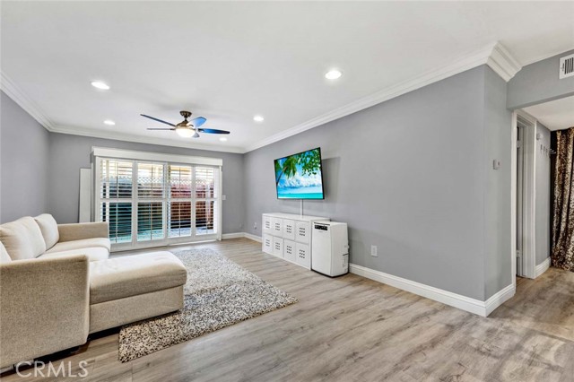 6600 Warner Avenue, Huntington Beach CA: https://media.crmls.org/medias/6b961eaa-1c55-49bd-8cdb-1e7c640e2fbc.jpg
