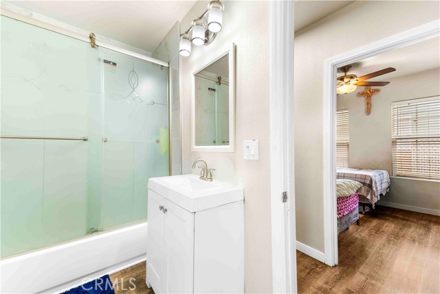Detail Gallery Image 13 of 17 For 1301 W 132nd, Compton,  CA 90222 - 2 Beds | 1 Baths