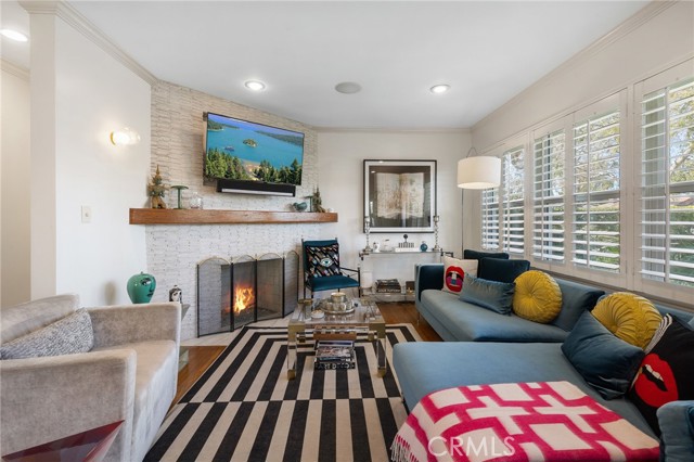 10340 Margate Street, North Hollywood CA: https://media.crmls.org/medias/6b968202-2561-4bd8-850d-b1238624eb2b.jpg