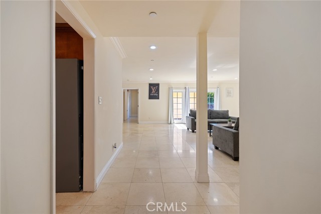 8419 Yolanda Avenue, Northridge CA: https://media.crmls.org/medias/6b998089-2d36-407d-b9b0-01f12b7db247.jpg
