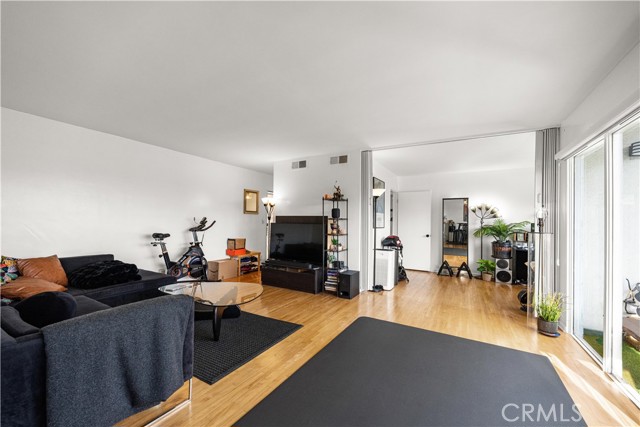 Detail Gallery Image 11 of 41 For 4065 Ursula #6,  Los Angeles,  CA 90008 - 2 Beds | 1 Baths