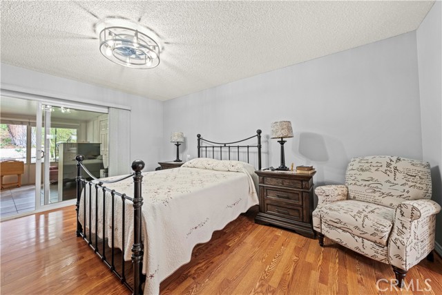 Detail Gallery Image 9 of 61 For 19439 Oak Crossing Rd, Newhall,  CA 91321 - 2 Beds | 2 Baths