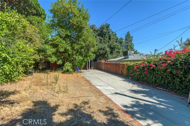 4608 Dyer Street, La Crescenta CA: https://media.crmls.org/medias/6b9a1fa7-ba9e-4b6a-9909-3fa5b651bd2c.jpg