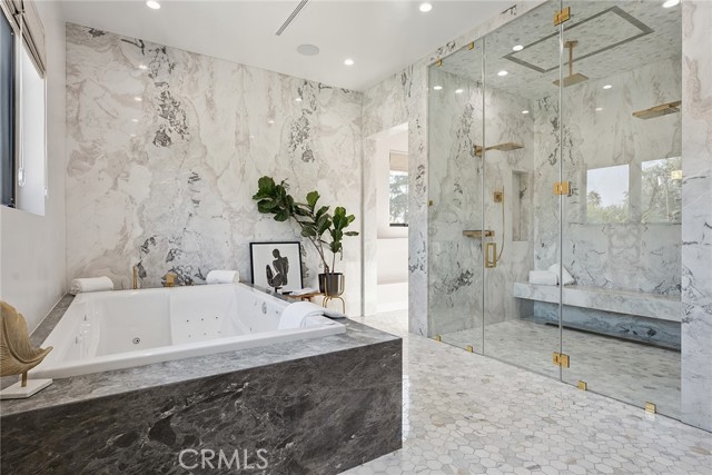 Detail Gallery Image 37 of 74 For 13807 Magnolia Bld, Sherman Oaks,  CA 91423 - 5 Beds | 4/1 Baths