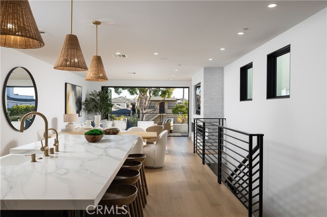 1315 Ocean Avenue, Seal Beach CA: https://media.crmls.org/medias/6b9b7fca-43f4-49f5-9780-7b1ecb85fd86.jpg