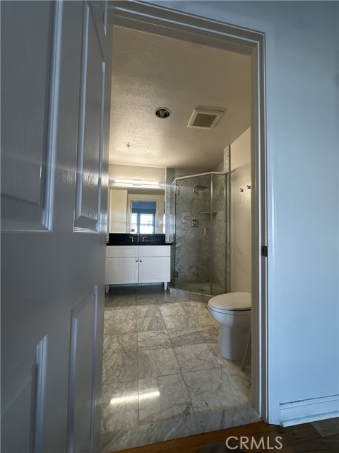 Detail Gallery Image 13 of 21 For 6038 Carlton Way #207,  Los Angeles,  CA 90028 - 2 Beds | 3 Baths