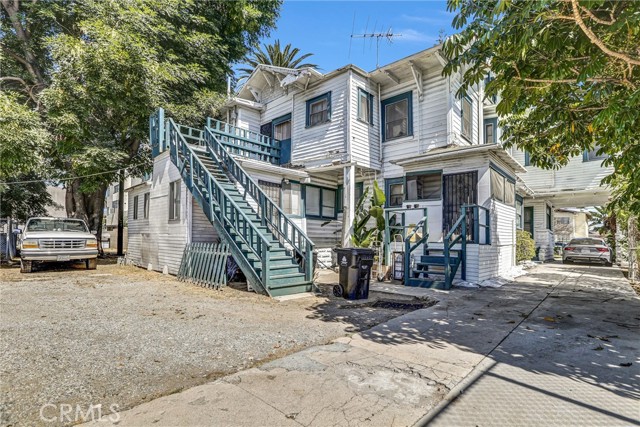 1470 W Adams Boulevard, Los Angeles CA: https://media.crmls.org/medias/6b9cc28c-1dfd-4a51-a60b-94827241c984.jpg