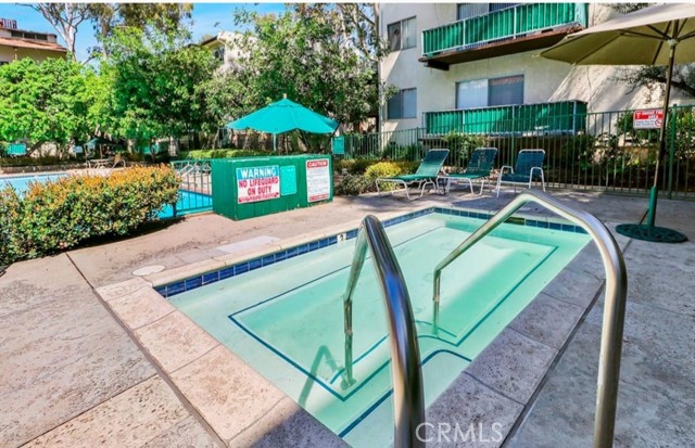 Detail Gallery Image 21 of 28 For 5460 White Oak Ave E211,  Encino,  CA 91316 - 2 Beds | 2 Baths