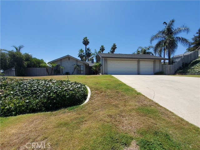 2322 Boulder Bluffs Court, Riverside, CA 92506