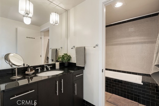 4111 W Sunset Boulevard, Los Angeles CA: https://media.crmls.org/medias/6b9ec5cc-c6c2-460b-bb17-7466ff7ed345.jpg
