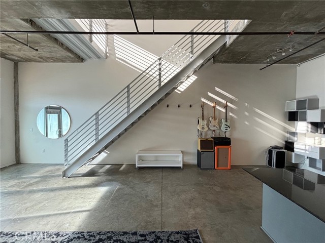 Detail Gallery Image 5 of 30 For 116 S Harbor Bld #102,  Anaheim,  CA 92805 - 2 Beds | 2/1 Baths