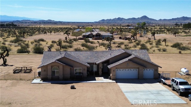 Detail Gallery Image 2 of 30 For 15454 Mustang Ave, Apple Valley,  CA 92307 - 4 Beds | 3 Baths