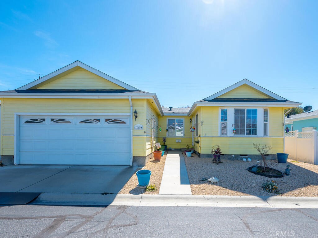 352 Lark Drive, Paso Robles, CA 93446