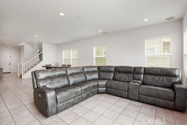 Detail Gallery Image 8 of 32 For 706 Leather Oak Ln, Pomona,  CA 91766 - 5 Beds | 3 Baths