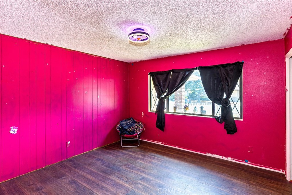 https://media.crmls.org/medias/6ba154a9-4cff-49e9-9d46-746b7f02cff8.jpg?preset=X-Large