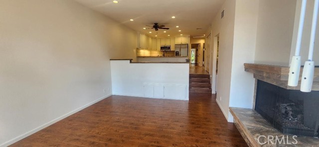 Detail Gallery Image 11 of 34 For 6221 Marina Pacifica Dr, Long Beach,  CA 90803 - 1 Beds | 1 Baths