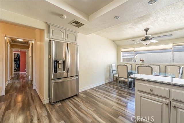 Detail Gallery Image 12 of 71 For 18501 Clarkdale Ave, Artesia,  CA 90701 - 7 Beds | 4 Baths