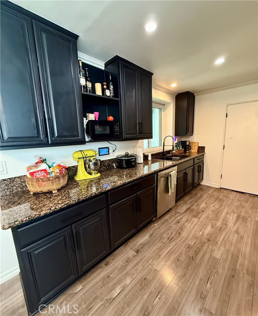 Detail Gallery Image 5 of 13 For 19303 Kemp Ave, Carson,  CA 90746 - 4 Beds | 2 Baths