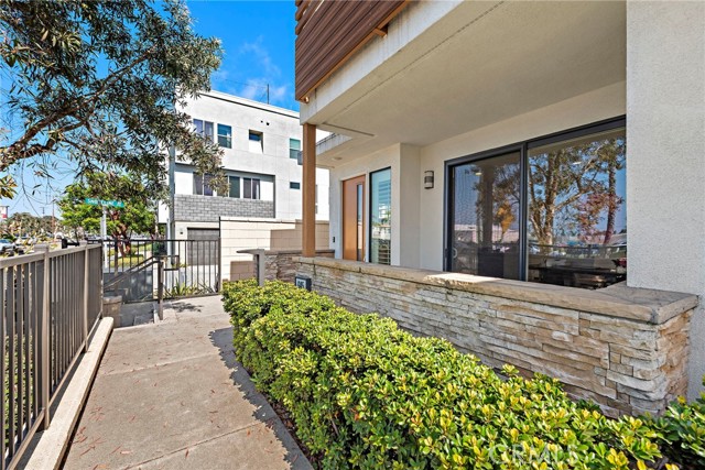 Detail Gallery Image 4 of 50 For 645 W 17th St, Costa Mesa,  CA 92627 - 3 Beds | 2/2 Baths