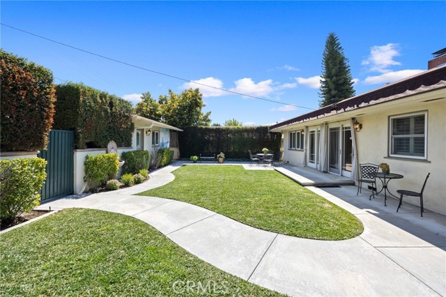 160 Mauna Loa Drive, Monrovia CA: https://media.crmls.org/medias/6ba39ebf-69de-4083-a3cc-bd5004860d82.jpg