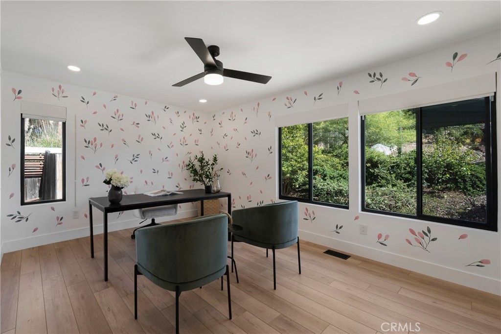 MLS #OC25221401 image #22