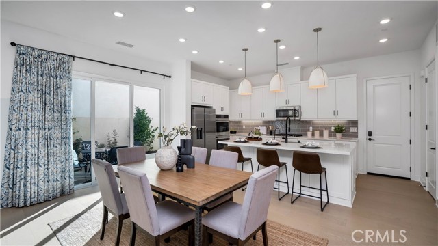 Detail Gallery Image 7 of 70 For 138 Yugen, Irvine,  CA 92618 - 4 Beds | 3/1 Baths