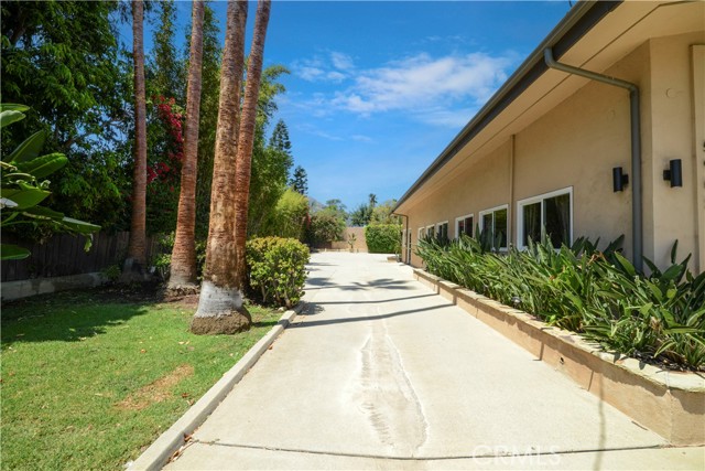 5905 Old Wheeler Road, La Verne CA: https://media.crmls.org/medias/6ba57e93-533e-472e-8d75-3f8bb6f8b6cb.jpg