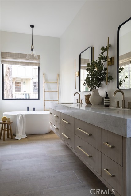 Detail Gallery Image 18 of 29 For 481 Bay View Ct, Lake Arrowhead,  CA 92352 - 4 Beds | 3/1 Baths