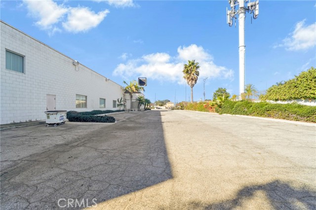 994 South La Brea Avenue, Inglewood, California 90301, ,Commercial Lease,For Rent,994 South La Brea Avenue,CRSB25022780