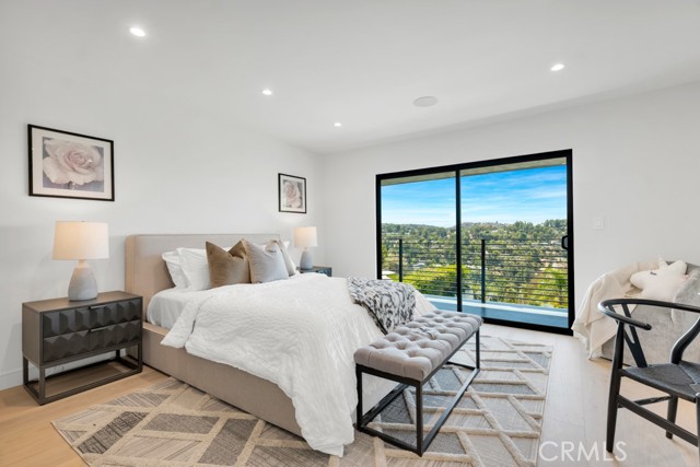 Detail Gallery Image 14 of 40 For 4015 Clarinda Dr, Tarzana,  CA 91356 - 5 Beds | 4 Baths
