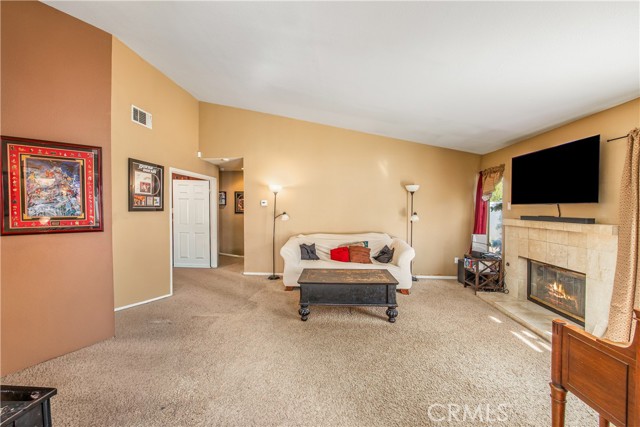 Detail Gallery Image 4 of 32 For 210 Auburn Ct, Redlands,  CA 92374 - 3 Beds | 2 Baths