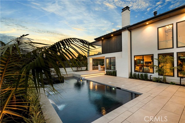 Detail Gallery Image 2 of 40 For 38 Drakes Bay Dr, Corona Del Mar,  CA 92625 - 5 Beds | 4/1 Baths