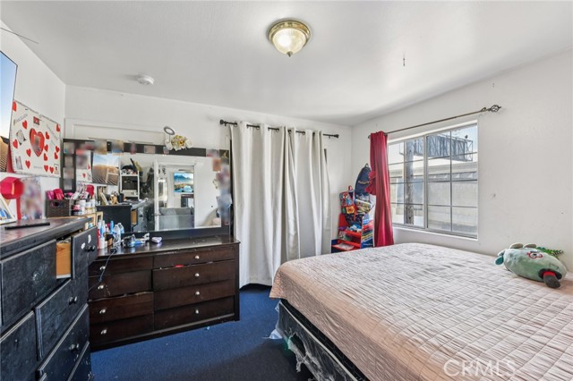 Detail Gallery Image 12 of 38 For 342 W 56th, Los Angeles,  CA 90037 - 8 Beds | 4 Baths