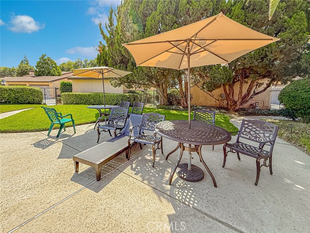 20027 Community Street, Winnetka CA: https://media.crmls.org/medias/6baaa8cb-63d1-4d53-9fca-f837be918591.jpg