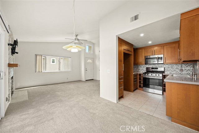 Detail Gallery Image 12 of 42 For 549 Springbrook, Irvine,  CA 92614 - 2 Beds | 1 Baths