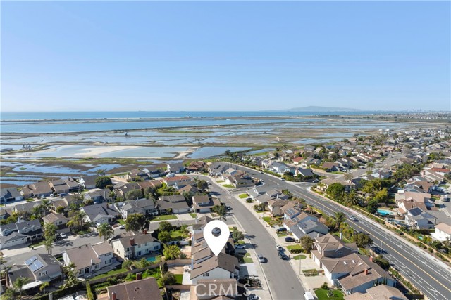 Detail Gallery Image 4 of 25 For 5852 Bellfield Ln, Huntington Beach,  CA 92648 - 4 Beds | 2/1 Baths