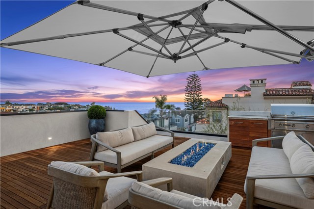 304 Poppy Ave, Corona del Mar CA: https://media.crmls.org/medias/6babe4d9-e864-4afa-a3da-0308cf386c72.jpg