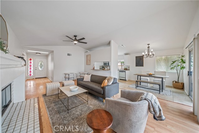 32465 Beechwood Lane, Lake Elsinore CA: https://media.crmls.org/medias/6bac4783-9f06-4cd8-9790-f23039cfb430.jpg