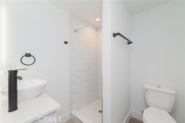 Detail Gallery Image 9 of 12 For 5654 La Mirada Ave, Los Angeles,  CA 90038 - 1 Beds | 1 Baths