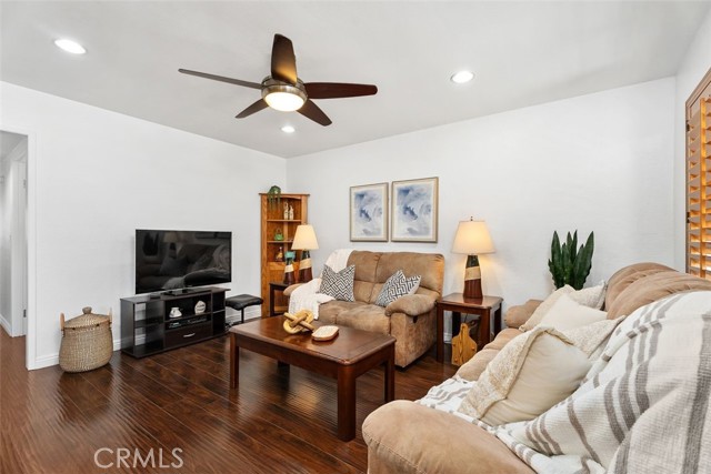 12526 Cuesta Drive, Cerritos CA: https://media.crmls.org/medias/6bad4f21-2dae-4d5f-8f7f-ae35a2e2f81d.jpg