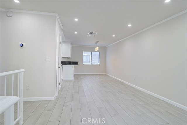 8338 Woodley Pl, North Hills CA: https://media.crmls.org/medias/6bae728a-fada-4065-a72f-5e9fd73fa9ac.jpg