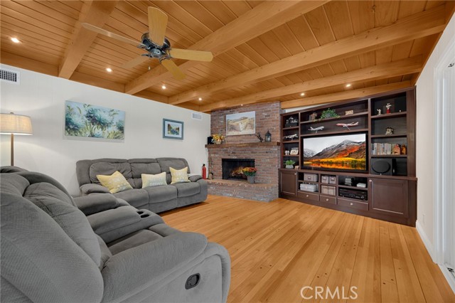 Detail Gallery Image 10 of 45 For 1627 Oak Tree Lane, Glendora,  CA 91741 - 3 Beds | 2/1 Baths