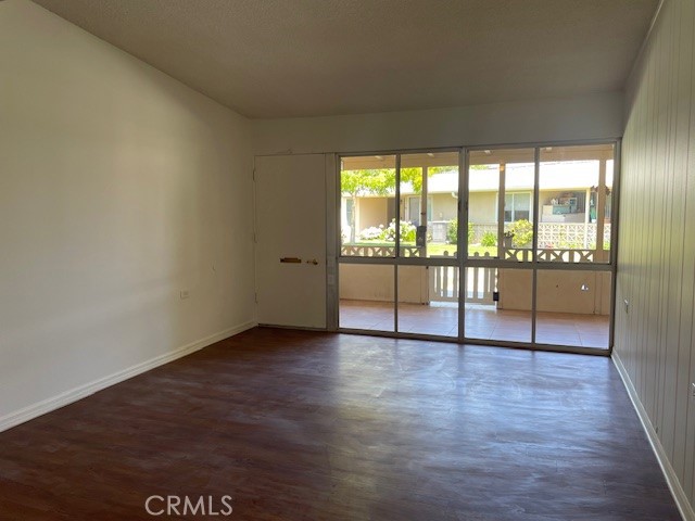 Detail Gallery Image 9 of 19 For 13601 Medinac Ln #72-C,  Seal Beach,  CA 90740 - 1 Beds | 1 Baths