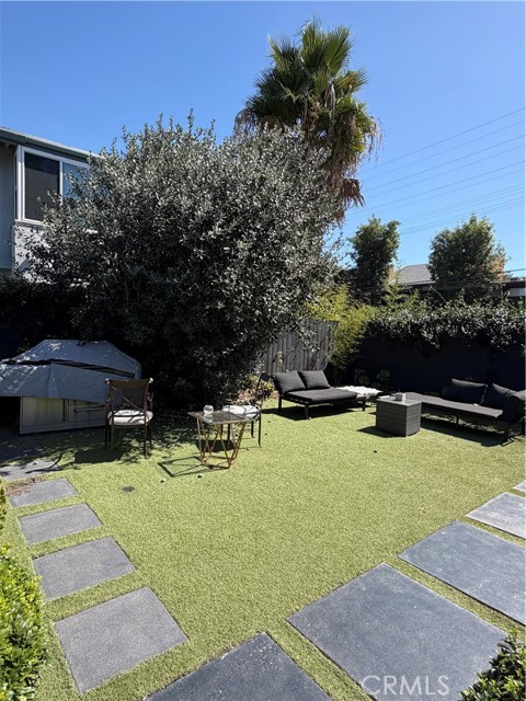 11525 Moorpark Street photo 23