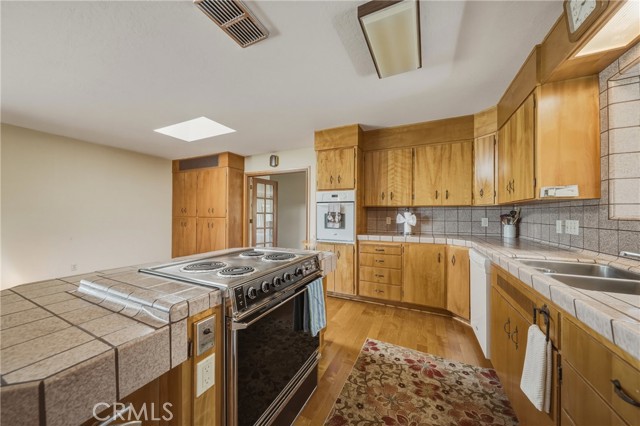 Detail Gallery Image 9 of 51 For 2527 Dessie, Lakeport,  CA 95453 - 4 Beds | 2/1 Baths