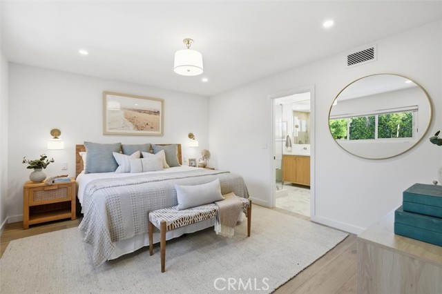 Detail Gallery Image 12 of 28 For 3521 Pine Ave, Manhattan Beach,  CA 90266 - 3 Beds | 2 Baths