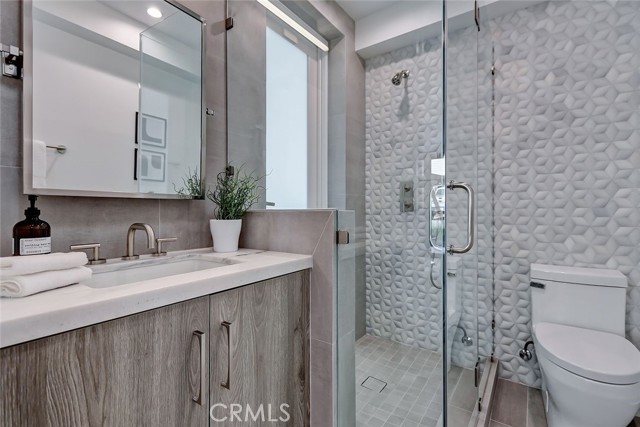 Beach Room shower with exterior entry
